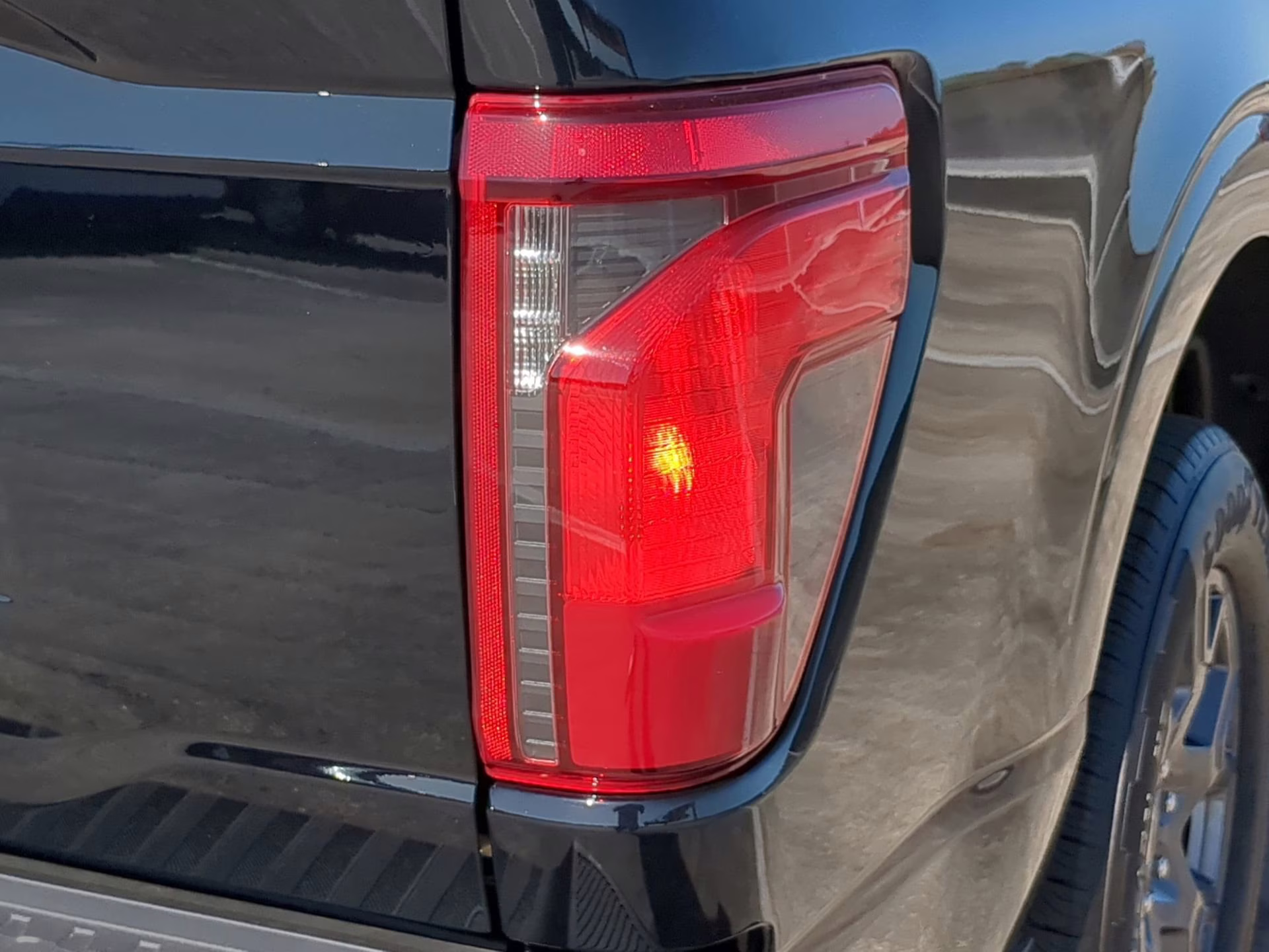 2026 Agate Black Metallic Ford F-150 STX Crew Cab Pickup RWD Truck