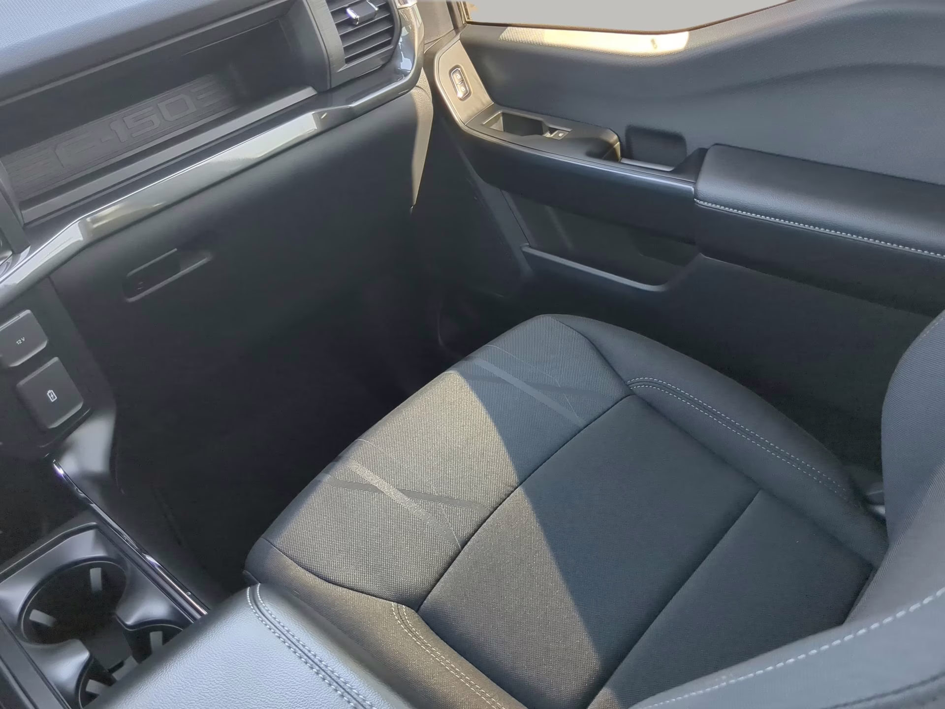 2026 Agate Black Metallic Ford F-150 STX Crew Cab Pickup RWD Truck