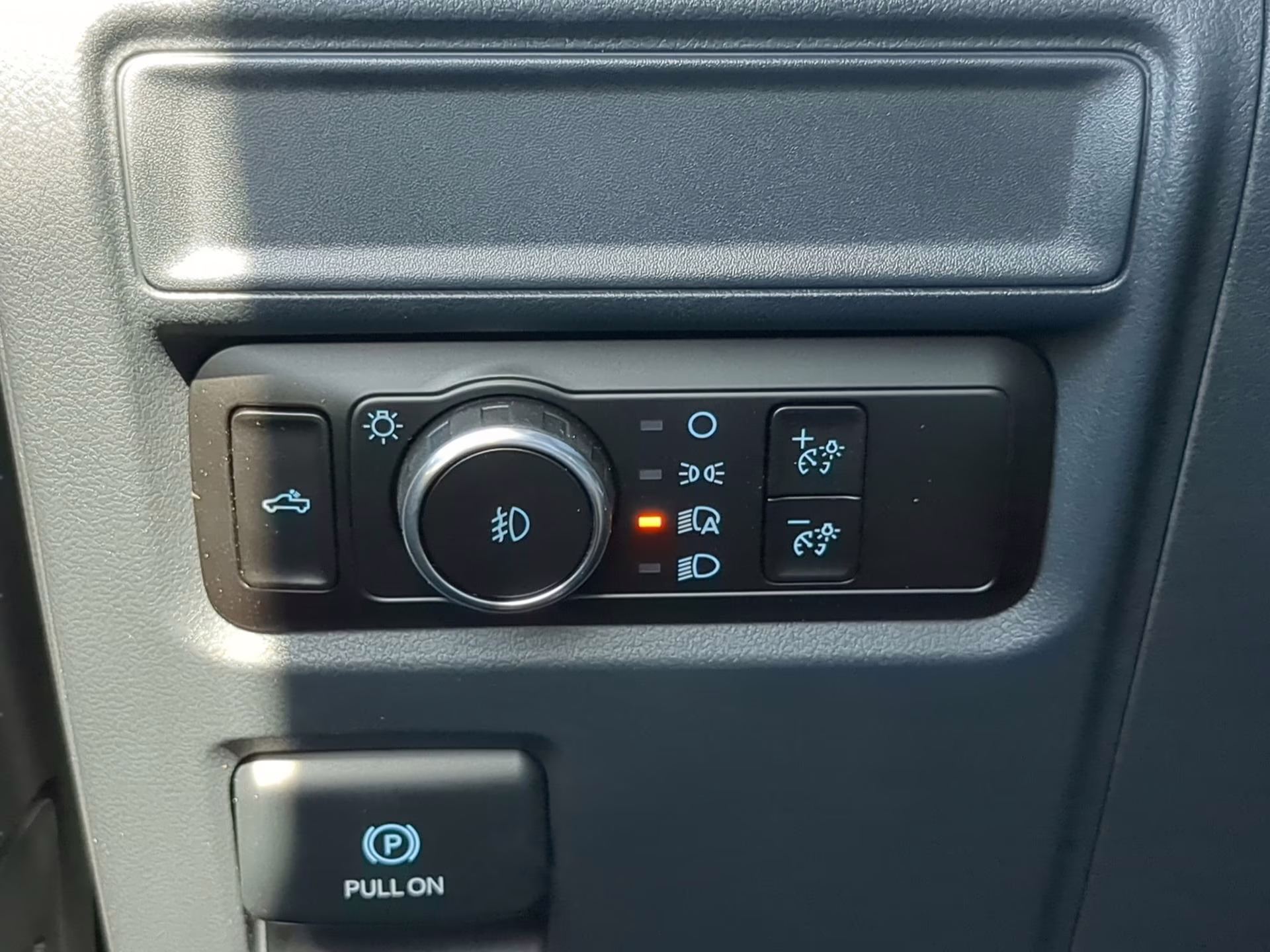 2026 Agate Black Metallic Ford F-150 STX Crew Cab Pickup RWD Truck