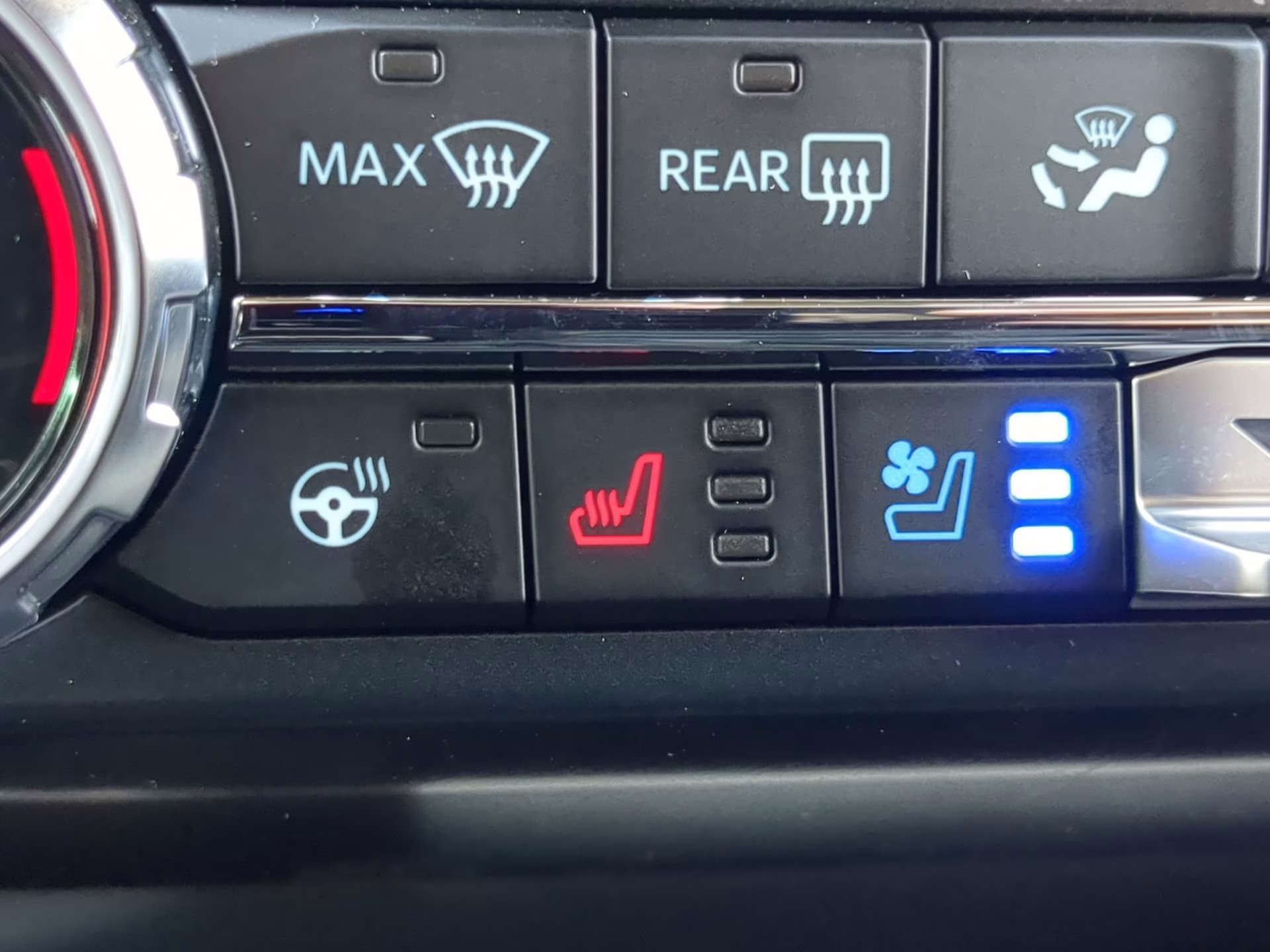 2026 Star White Metallic Tri-Coat Ford F-150 LARIAT Crew Cab Pickup 4X4 Truck