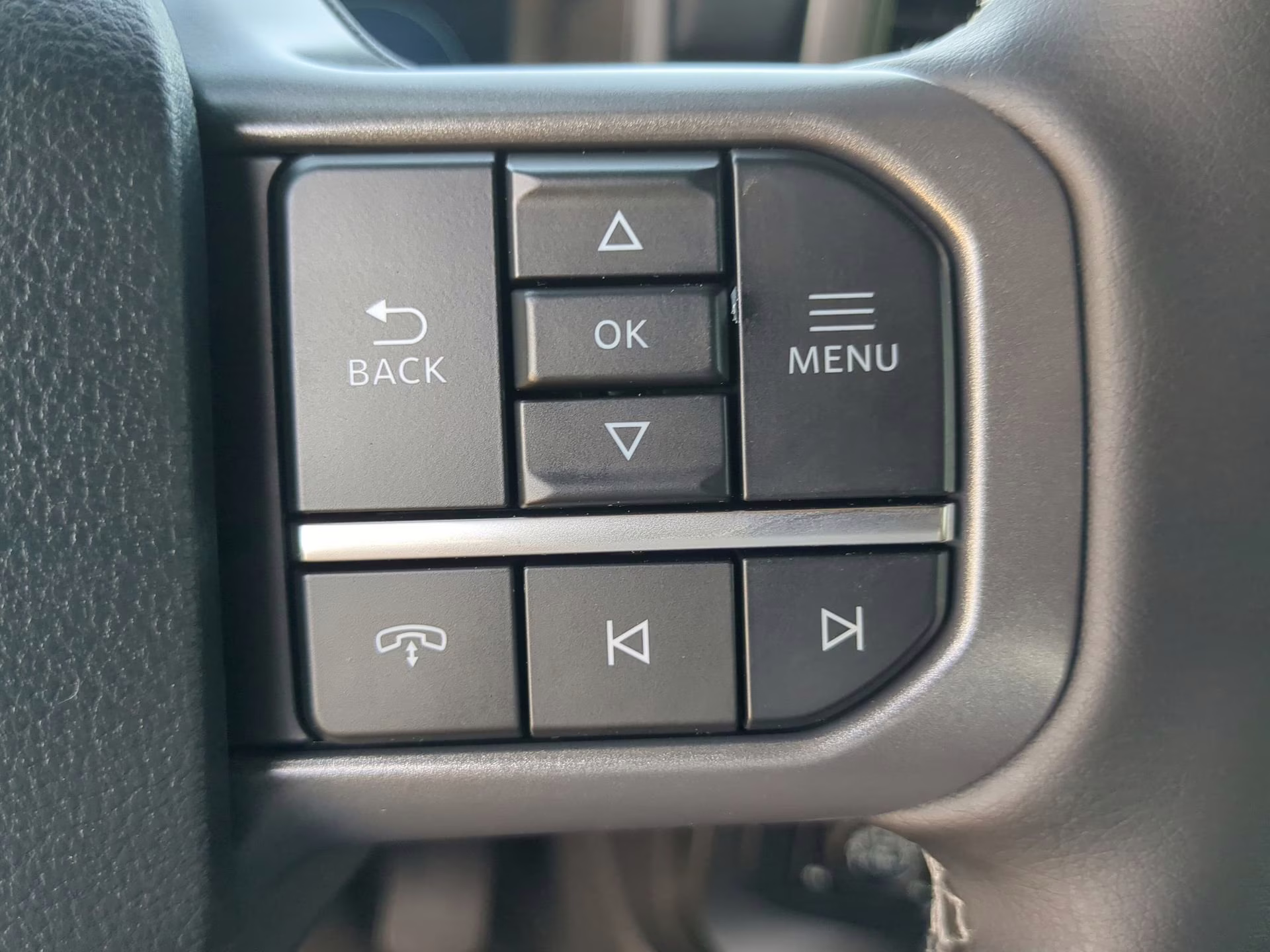 2026 Star White Metallic Tri-Coat Ford F-150 LARIAT Crew Cab Pickup 4X4 Truck