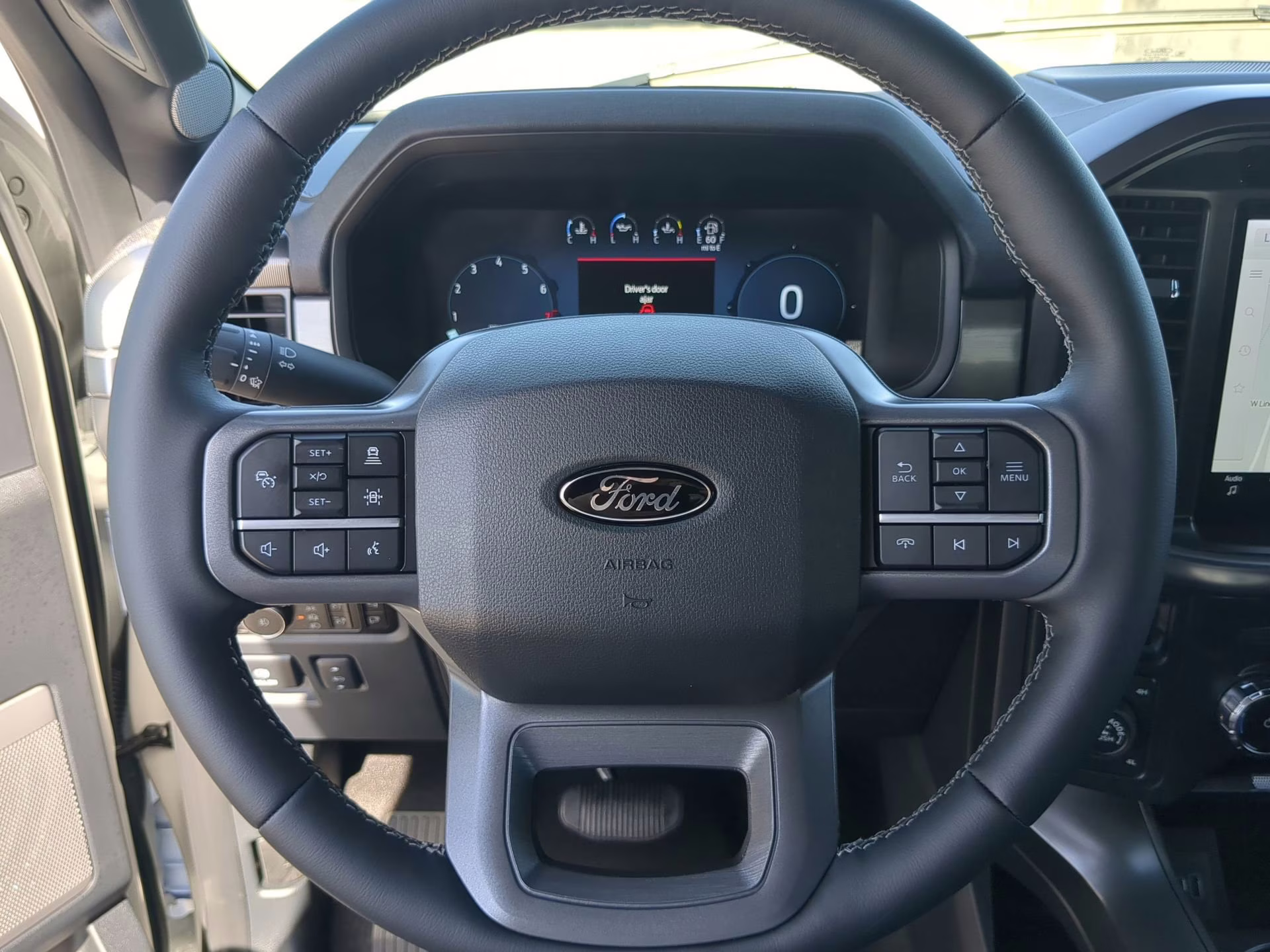 2026 Star White Metallic Tri-Coat Ford F-150 LARIAT Crew Cab Pickup 4X4 Truck