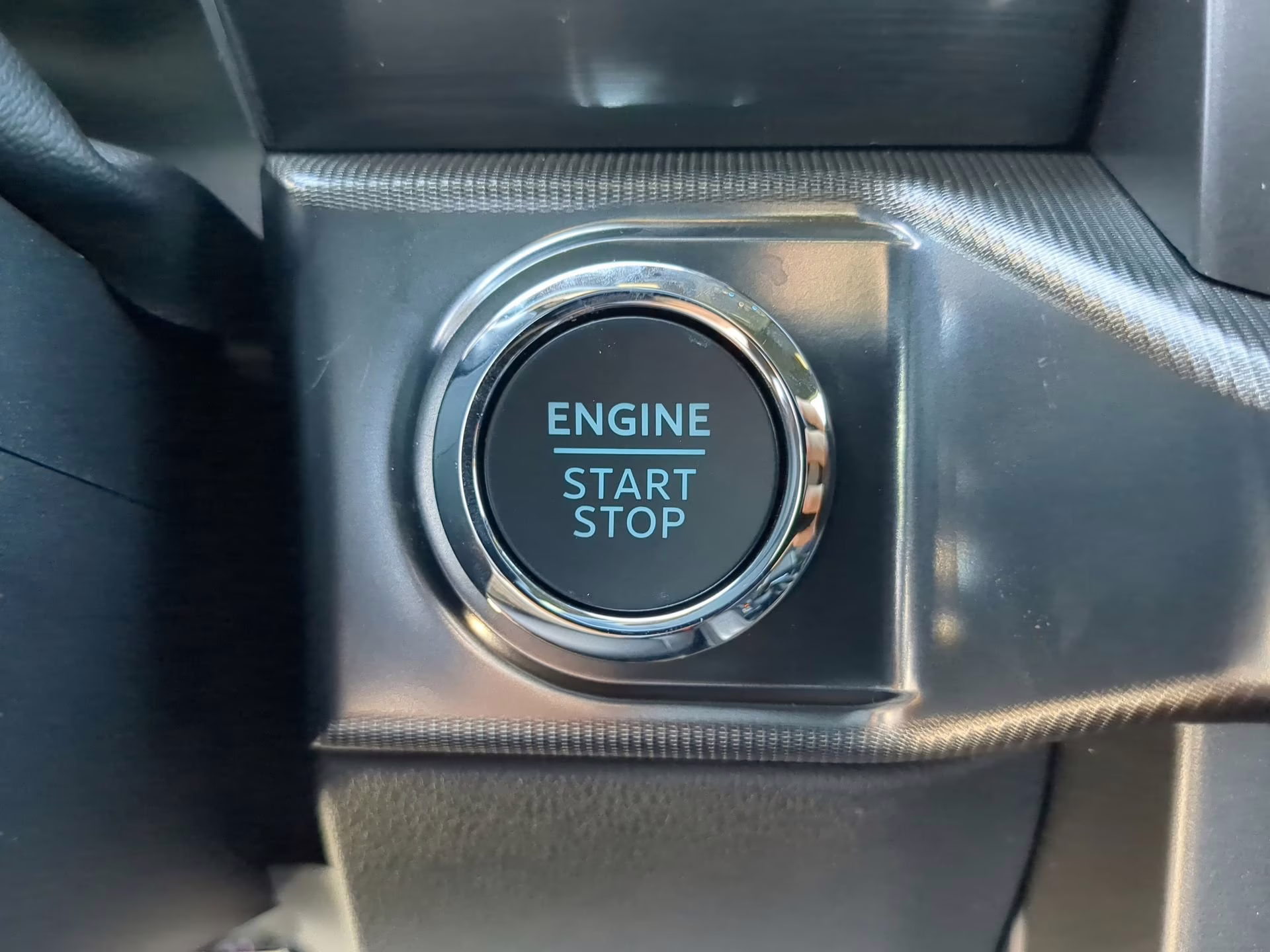 2026 Star White Metallic Tri-Coat Ford F-150 LARIAT Crew Cab Pickup 4X4 Truck