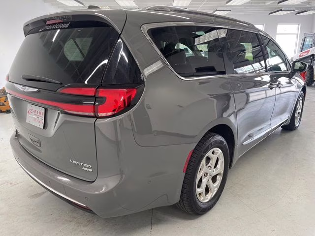 2021 Ceramic Gray Clearcoat Chrysler Pacifica Limited AWD Van