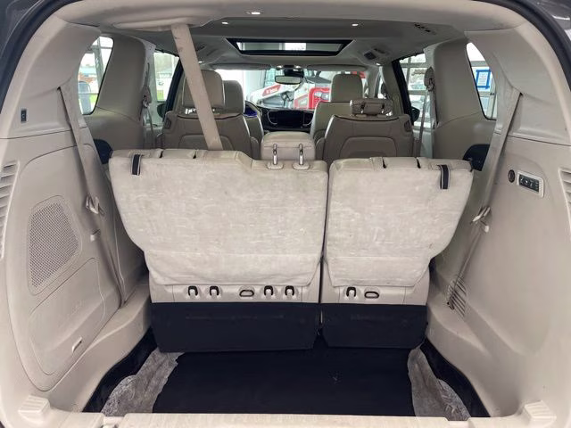 2021 Ceramic Gray Clearcoat Chrysler Pacifica Limited AWD Van