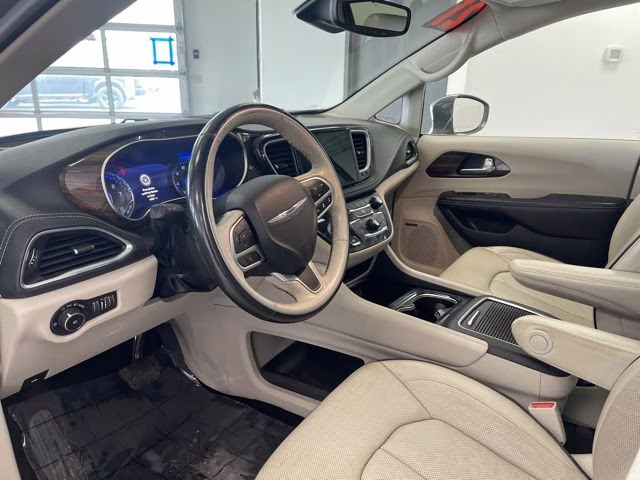 2021 Ceramic Gray Clearcoat Chrysler Pacifica Limited AWD Van