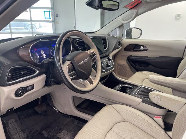 2021 Ceramic Gray Clearcoat Chrysler Pacifica Limited AWD Van