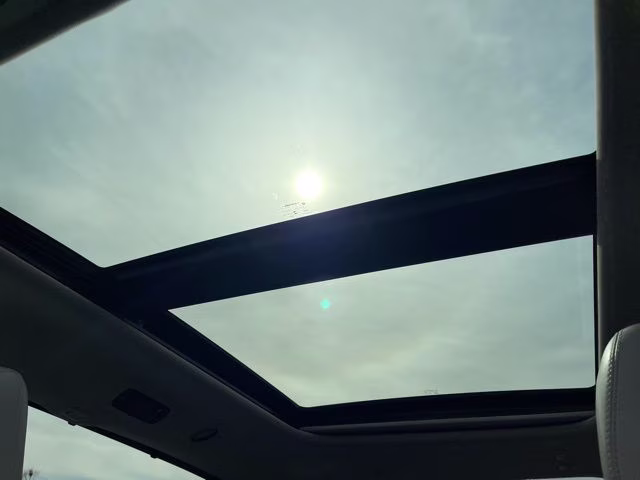 2021 Ceramic Gray Clearcoat Chrysler Pacifica Limited AWD Van