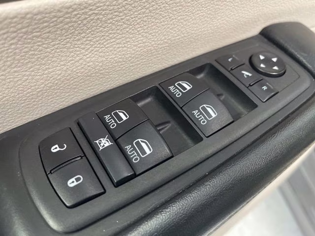 2021 Ceramic Gray Clearcoat Chrysler Pacifica Limited AWD Van