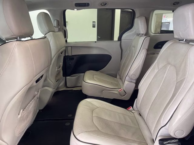 2021 Ceramic Gray Clearcoat Chrysler Pacifica Limited AWD Van