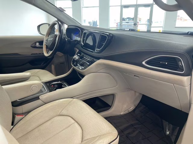 2021 Ceramic Gray Clearcoat Chrysler Pacifica Limited AWD Van