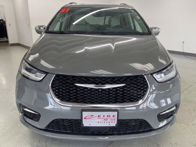 2021 Ceramic Gray Clearcoat Chrysler Pacifica Limited AWD Van