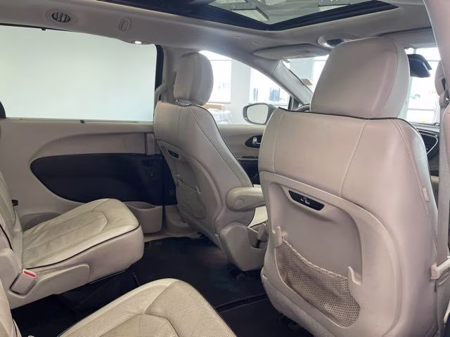 2021 Ceramic Gray Clearcoat Chrysler Pacifica Limited AWD Van