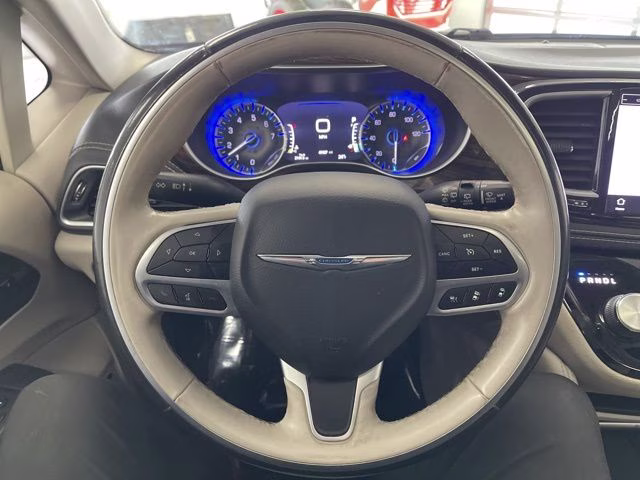2021 Ceramic Gray Clearcoat Chrysler Pacifica Limited AWD Van
