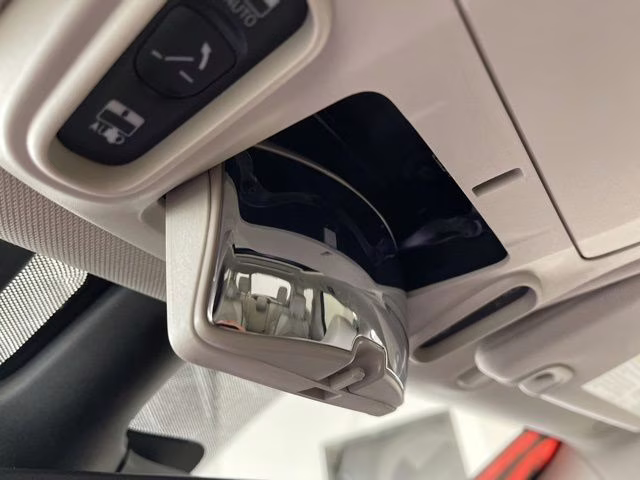 2021 Ceramic Gray Clearcoat Chrysler Pacifica Limited AWD Van