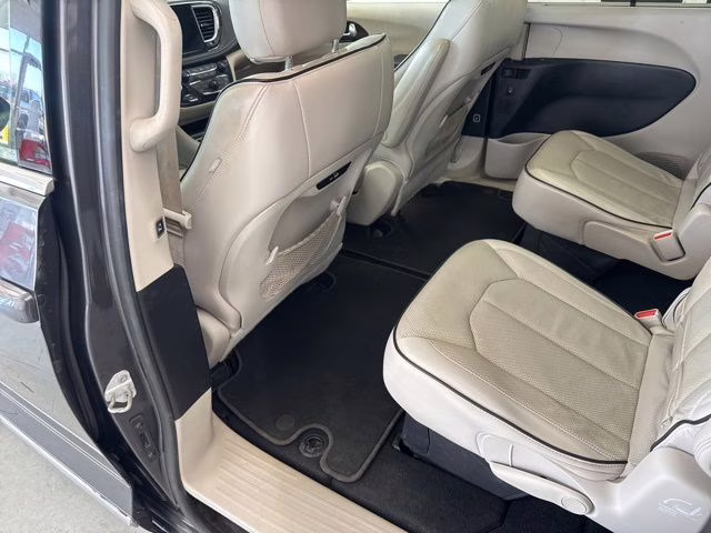 2021 Granite Crystal Metallic Clearcoat Chrysler Pacifica Limited AWD Van