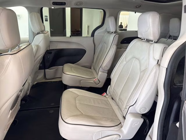 2021 Granite Crystal Metallic Clearcoat Chrysler Pacifica Limited AWD Van