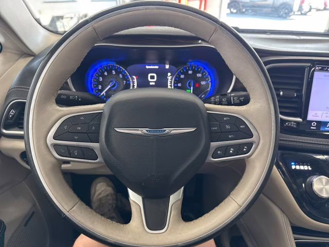 2021 Granite Crystal Metallic Clearcoat Chrysler Pacifica Limited AWD Van