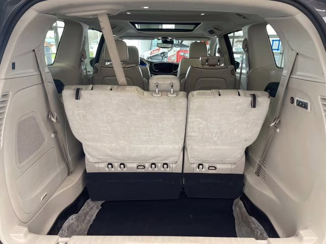 2021 Ceramic Gray Clearcoat Chrysler Pacifica Limited AWD Van