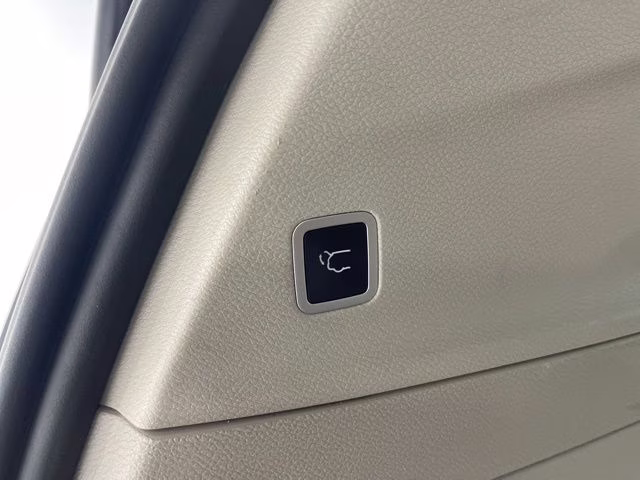 2021 Ceramic Gray Clearcoat Chrysler Pacifica Limited AWD Van