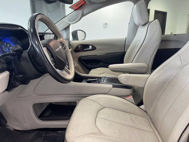 2021 Ceramic Gray Clearcoat Chrysler Pacifica Limited AWD Van