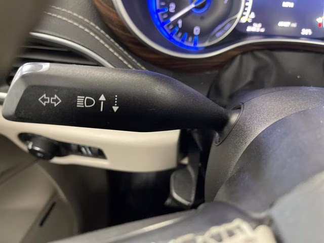 2021 Ceramic Gray Clearcoat Chrysler Pacifica Limited AWD Van