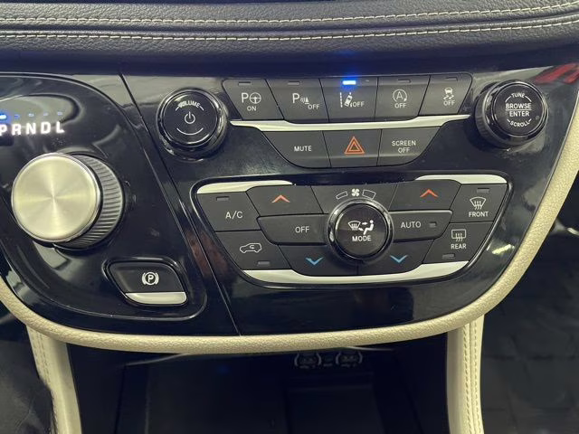 2021 Ceramic Gray Clearcoat Chrysler Pacifica Limited AWD Van