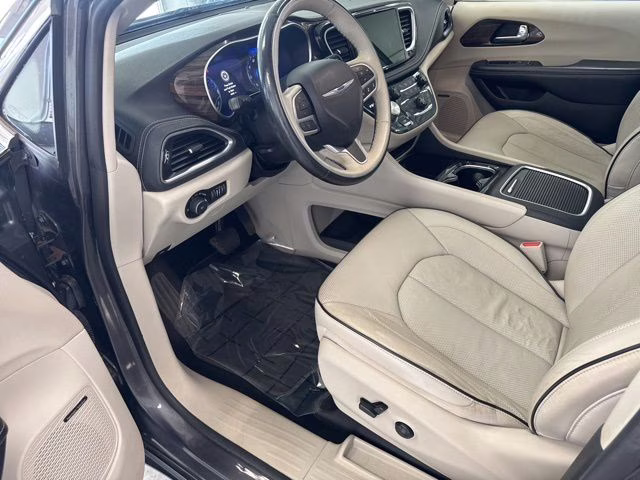 2021 Granite Crystal Metallic Clearcoat Chrysler Pacifica Limited AWD Van