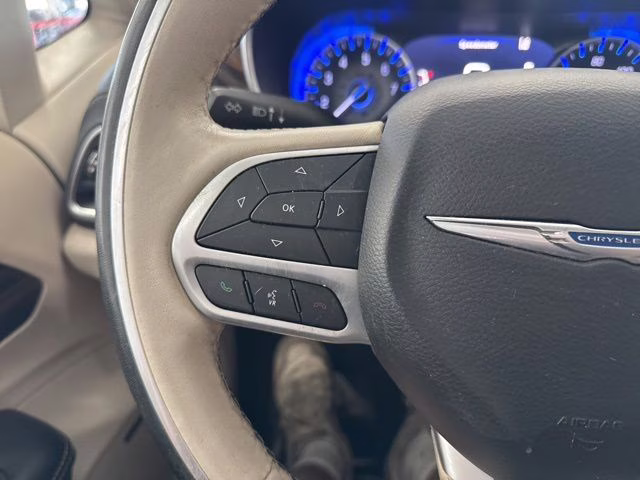 2021 Granite Crystal Metallic Clearcoat Chrysler Pacifica Limited AWD Van