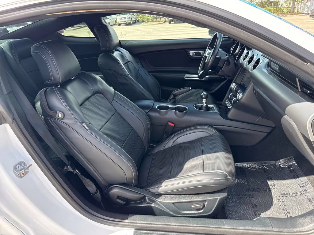 2023 Oxford White Ford Mustang GT RWD Coupe