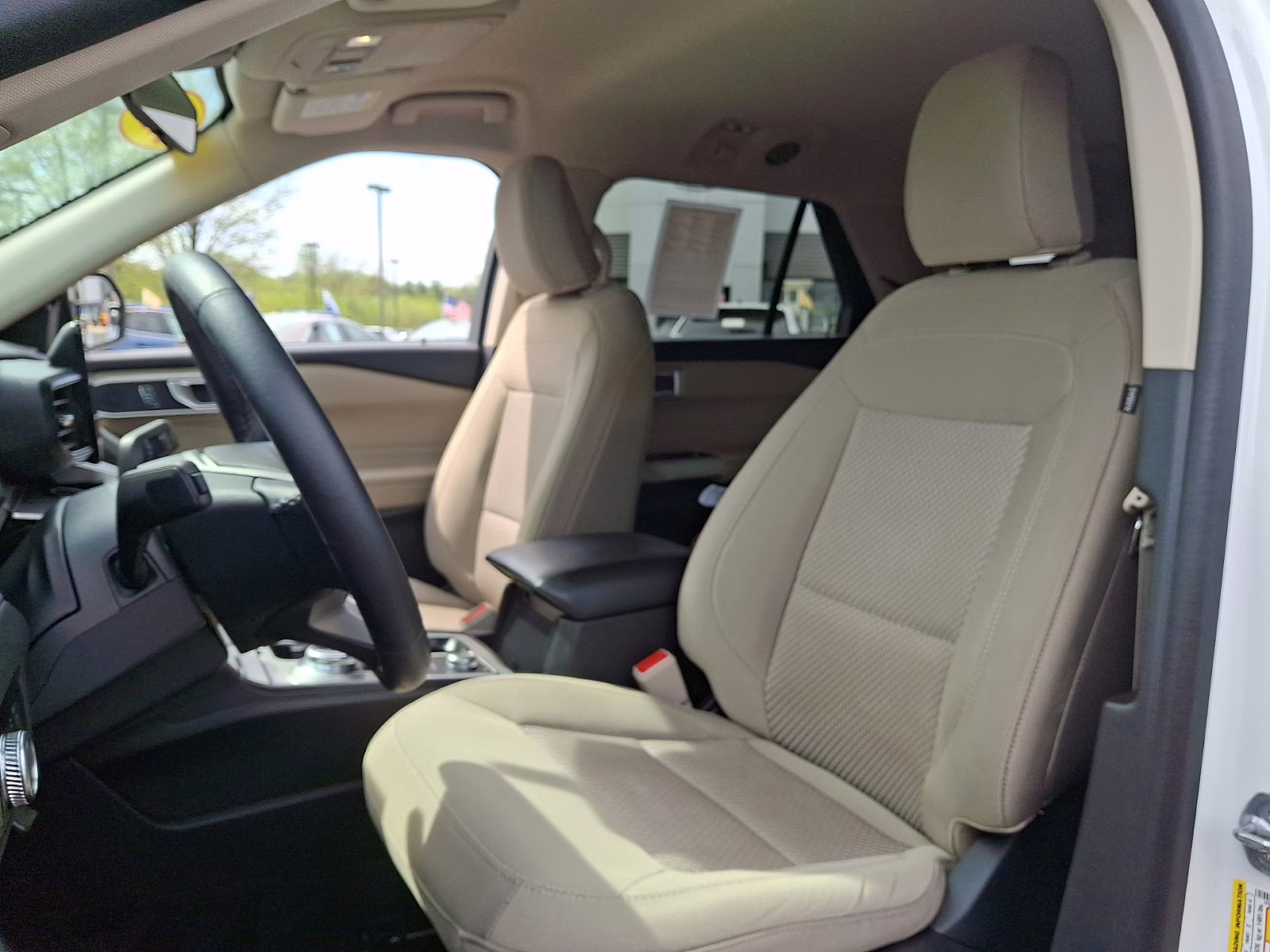 2022 Star White Metallic Tri-Coat - AZ Ford Explorer XLT 4X4