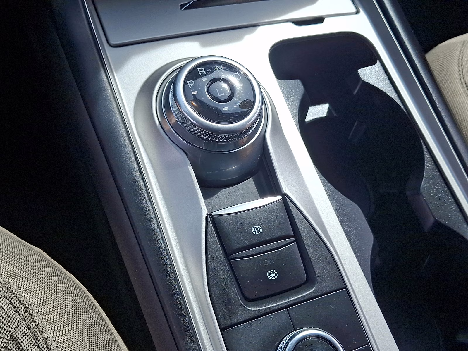 2022 Star White Metallic Tri-Coat - AZ Ford Explorer XLT 4X4