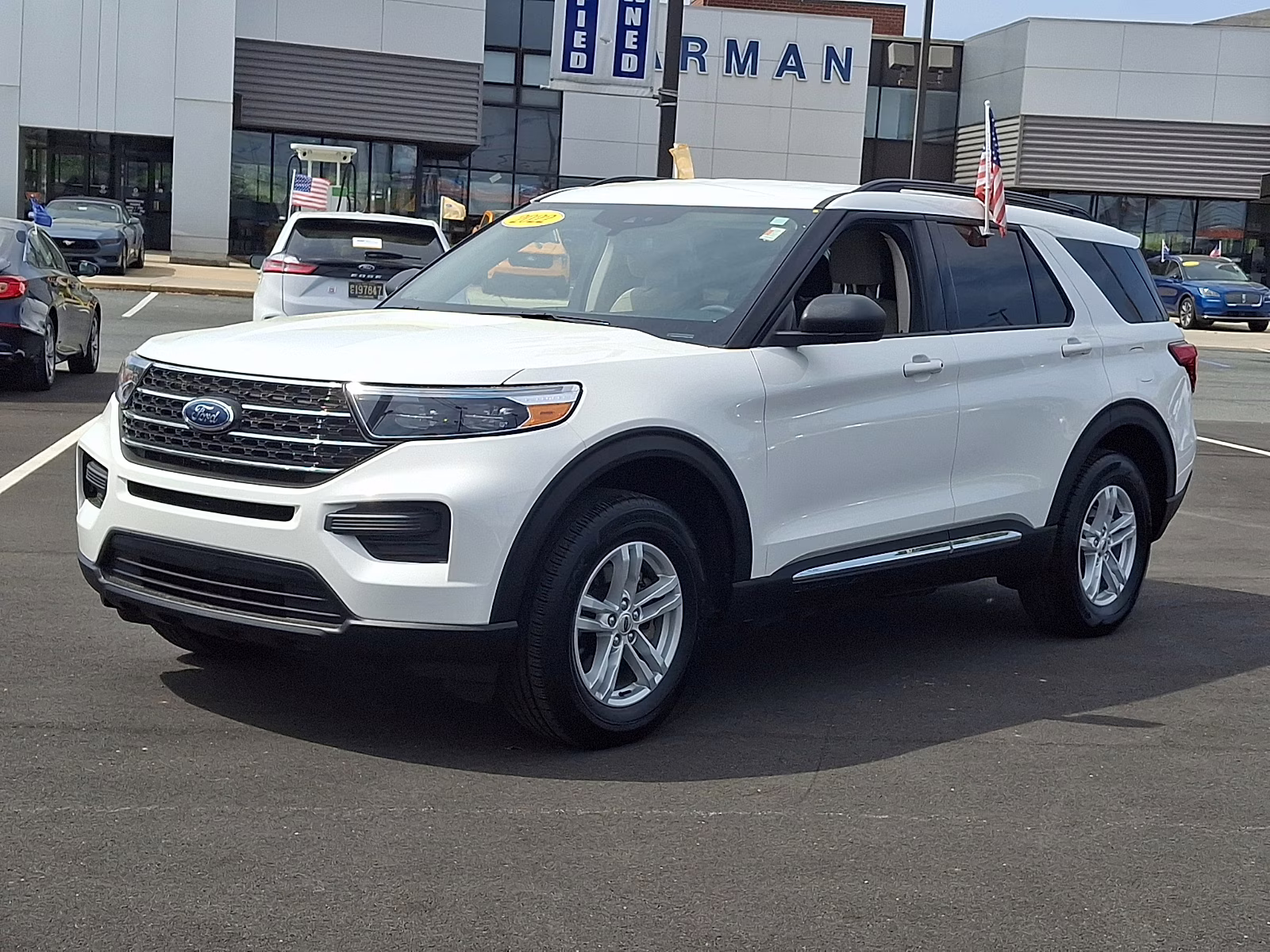 2022 Star White Metallic Tri-Coat - AZ Ford Explorer XLT 4X4