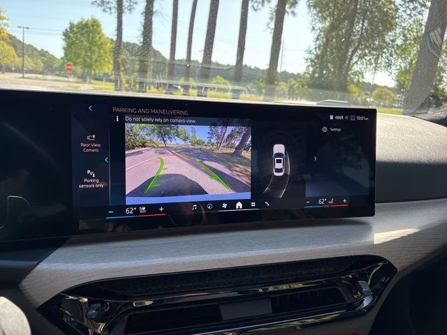 2025 Alpine White BMW 3 Series 330i RWD Sedan