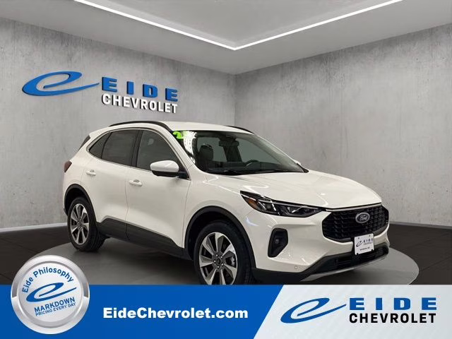 2024 Star White Metallic Tri-Coat Ford Escape Platinum AWD SUV