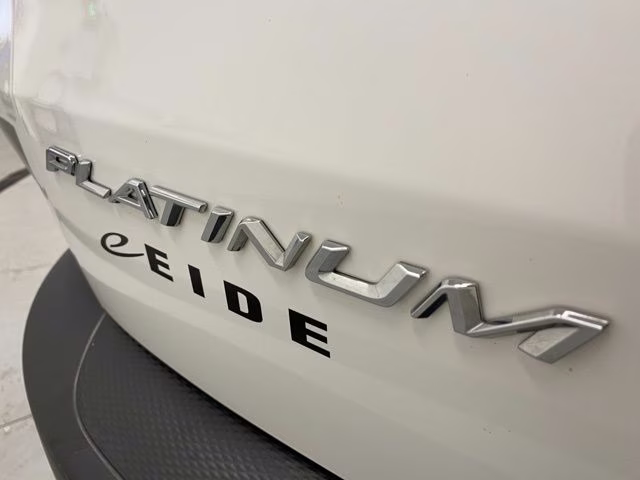 2024 Star White Metallic Tri-Coat Ford Escape Platinum AWD SUV