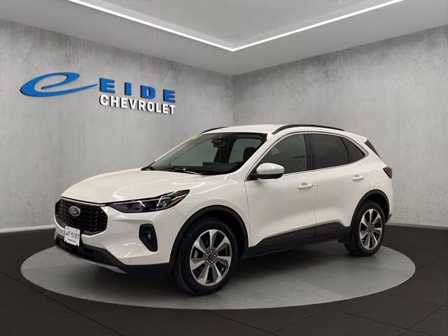 2024 Star White Metallic Tri-Coat Ford Escape Platinum AWD SUV