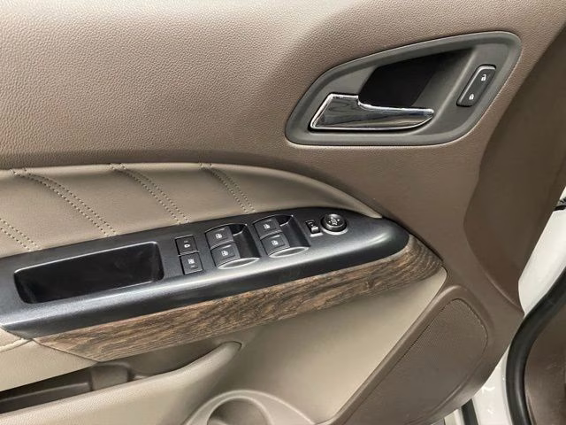 2022 Summit White GMC Canyon Denali 4X4 Truck