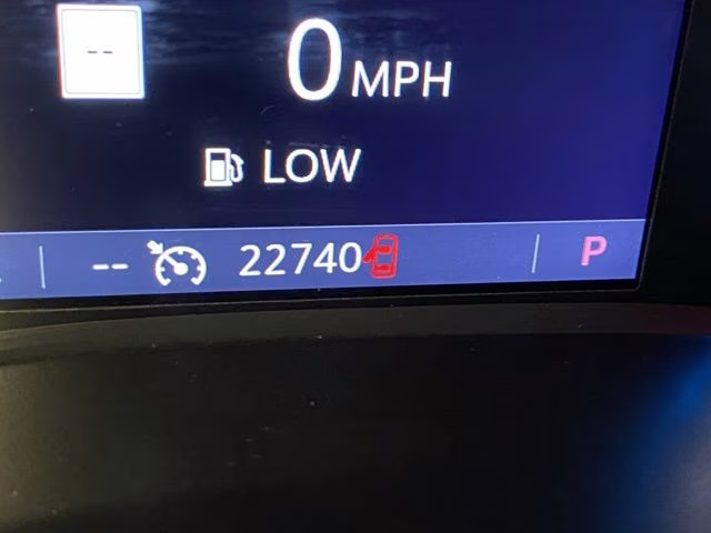 2022 Summit White GMC Canyon Denali 4X4 Truck