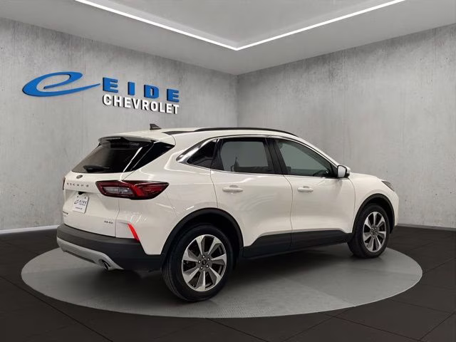 2024 Star White Metallic Tri-Coat Ford Escape Platinum AWD SUV