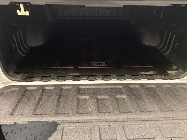 2022 Summit White GMC Canyon Denali 4X4 Truck