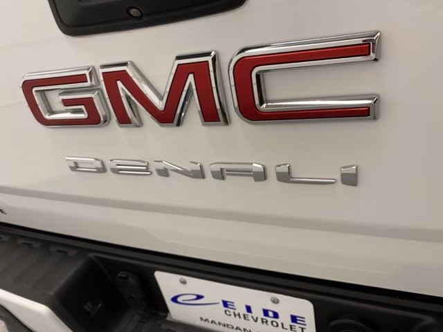 2022 Summit White GMC Canyon Denali 4X4 Truck