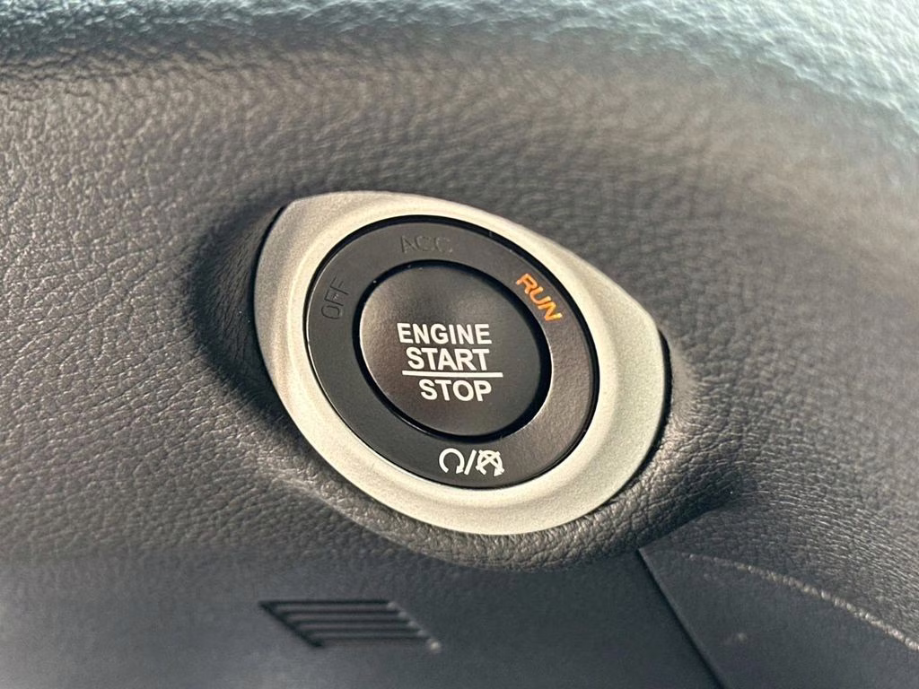 2023 Ceramic Gray Clearcoat Chrysler Pacifica Hybrid Pinnacle FWD Van