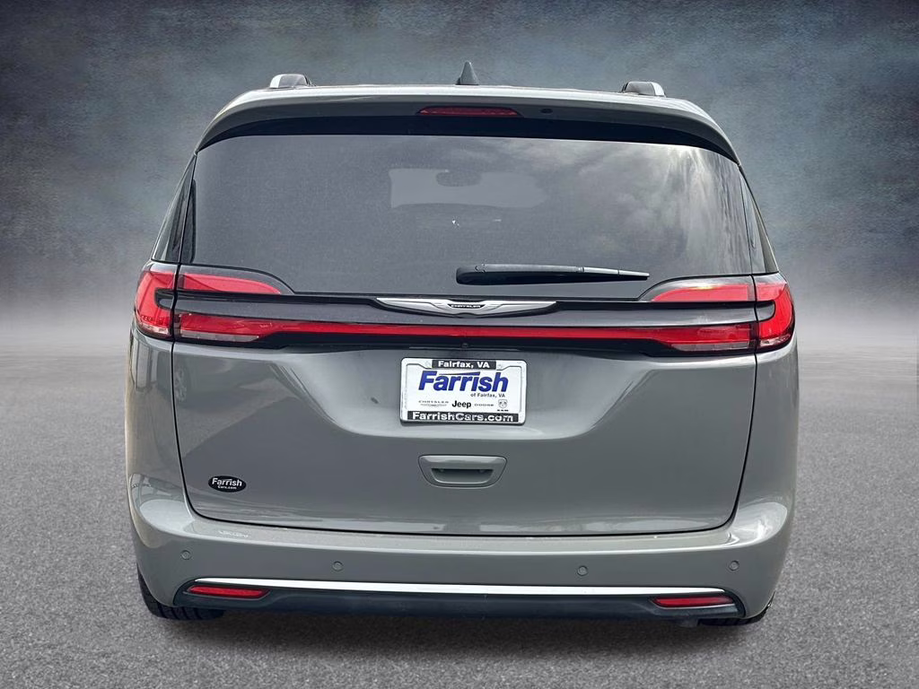 2023 Ceramic Gray Clearcoat Chrysler Pacifica Hybrid Pinnacle FWD Van