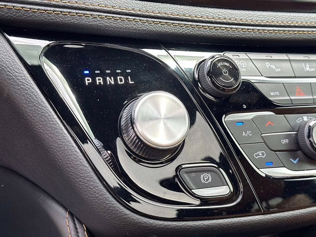 2023 Ceramic Gray Clearcoat Chrysler Pacifica Hybrid Pinnacle FWD Van