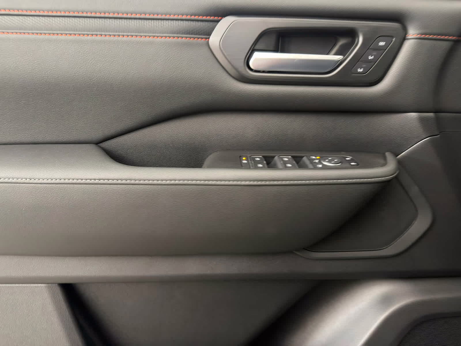 2026 Gun Metallic/Super Black Nissan Armada PRO-4X 4X4 SUV