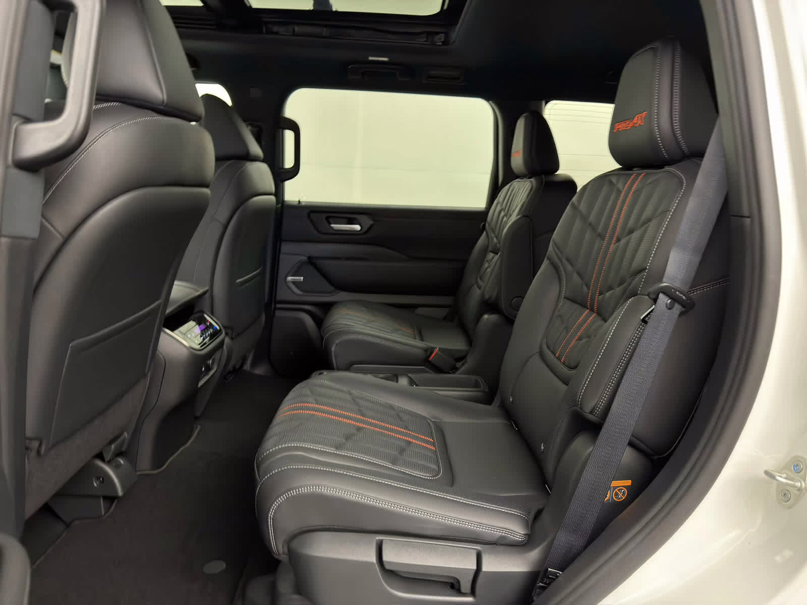 2026 Aspen White Tricoat/Super Black Nissan Armada PRO-4X 4X4 SUV