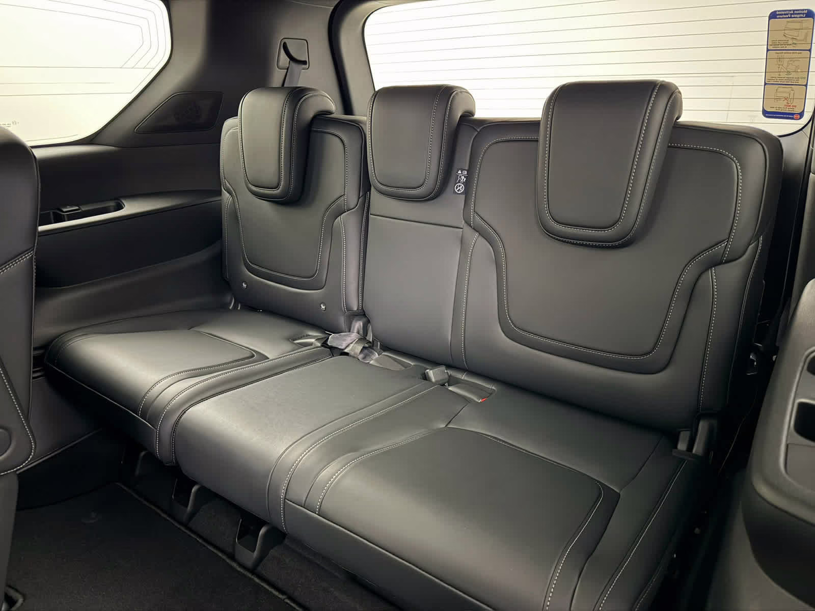 2026 Aspen White Tricoat/Super Black Nissan Armada PRO-4X 4X4 SUV