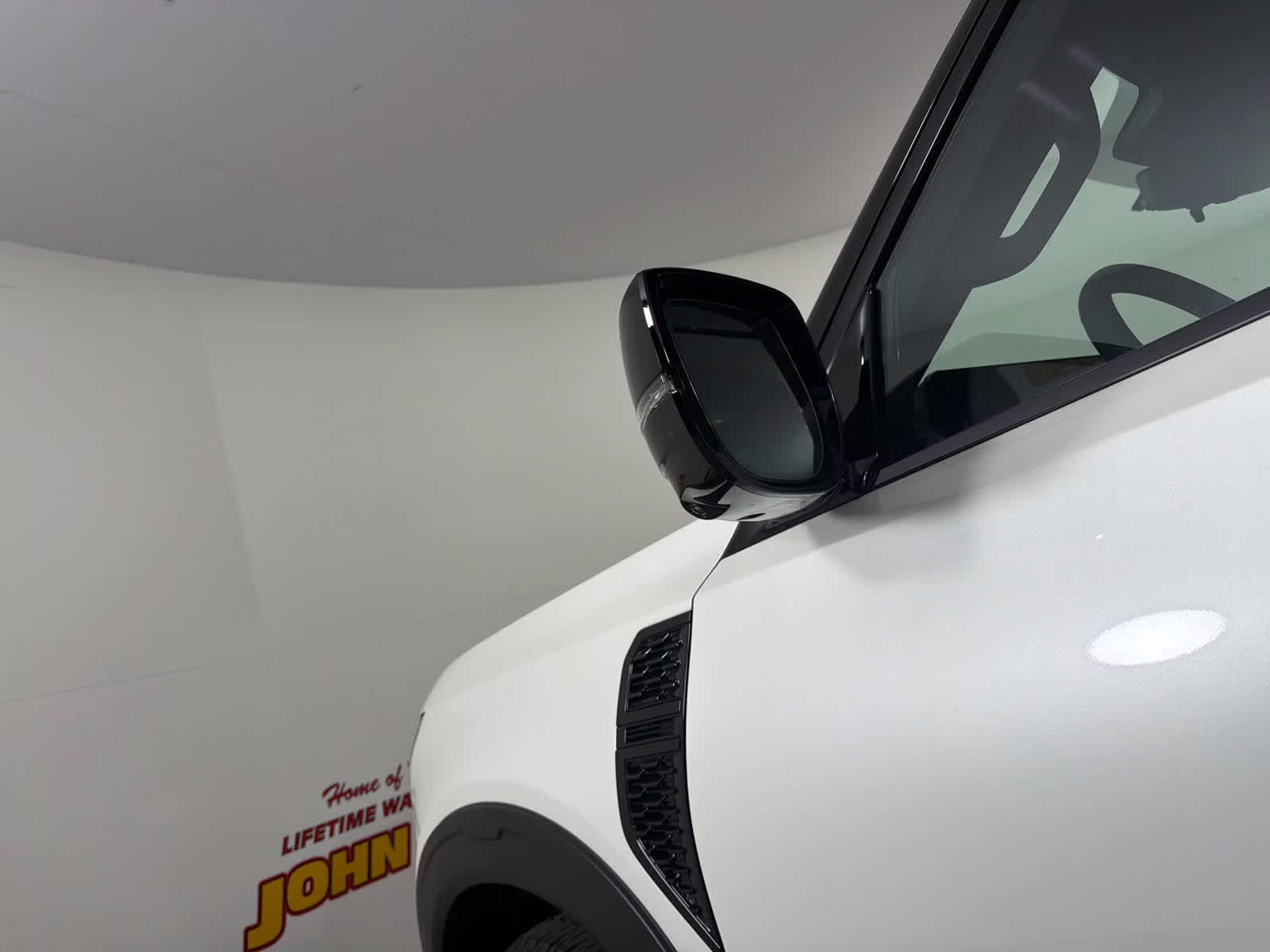 2026 Aspen White Tricoat/Super Black Nissan Armada PRO-4X 4X4 SUV