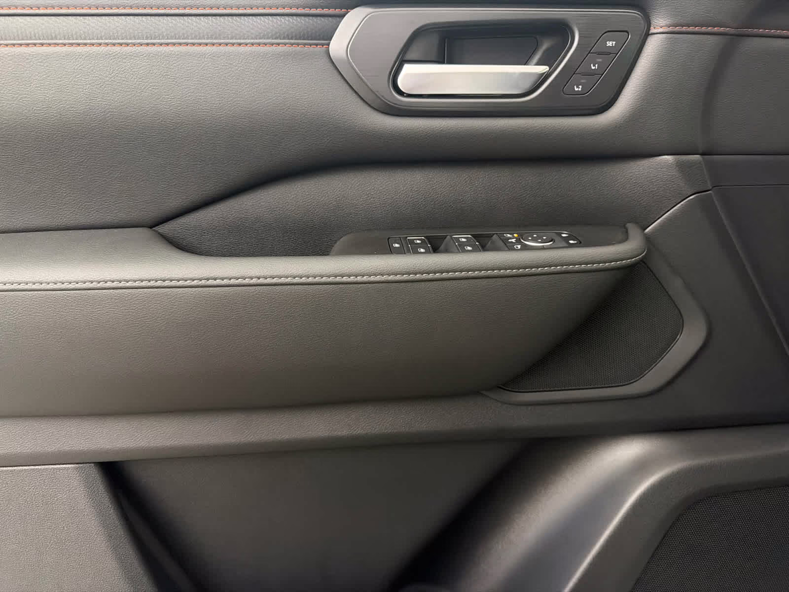 2026 Aspen White Tricoat/Super Black Nissan Armada PRO-4X 4X4 SUV